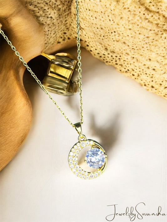 The Moon Chant Pendant